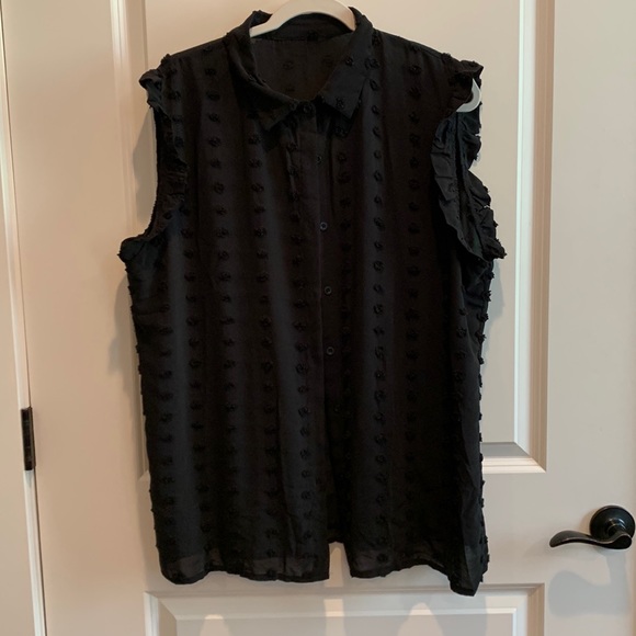 Tops - Black sleeveless top